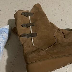 BearPaw Brown Suede Boot Sole Detail